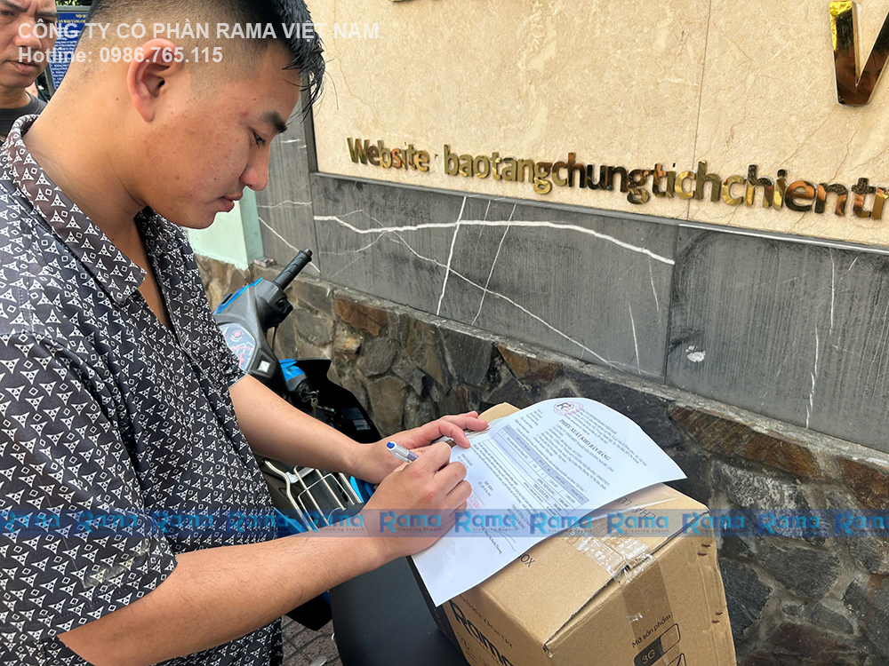 máy ozone khử mùi