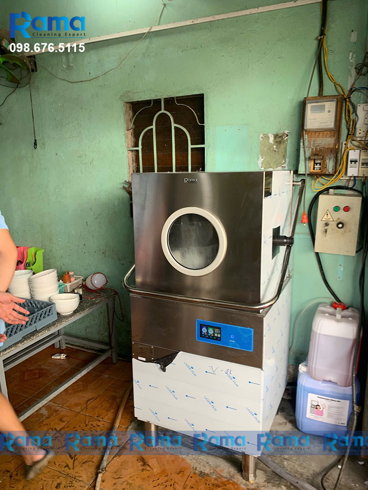 Máy rửa bát công nghiệp