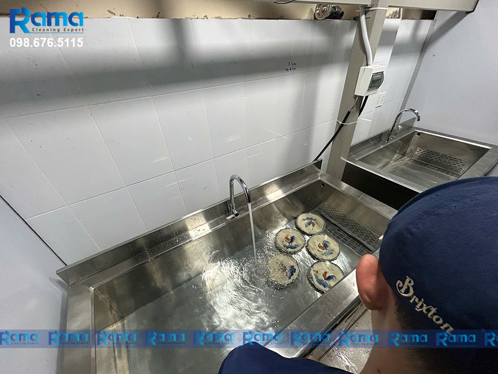 máy rửa bát siêu âm