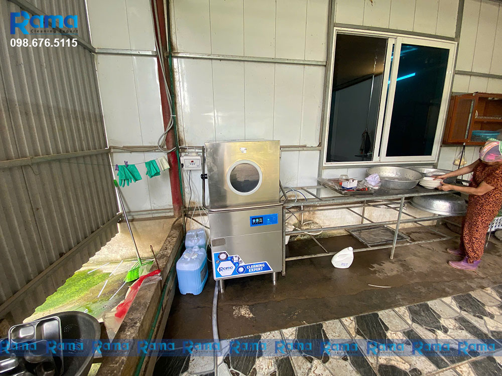 máy rửa bát công nghiệp