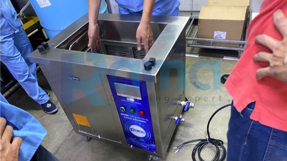 Công nghệ sóng siêu âm làm sạch chi tiết gia công